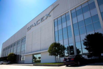 SpaceX y xAI se fusionan: las dos empresas de Elon Musk negocian un intercambio de acciones donde la primera compra a la segunda SpaceX y xAI